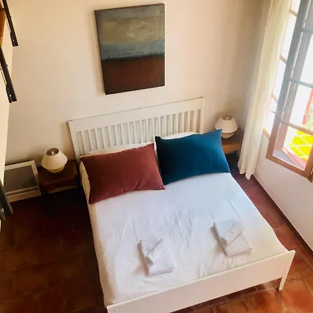 Roumanille Bed & Breakfast