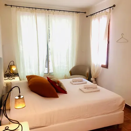Roumanille Bed & Breakfast