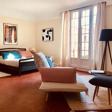 Roumanille Bed & Breakfast
