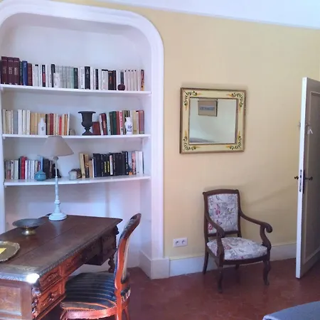 Roumanille Bed & Breakfast