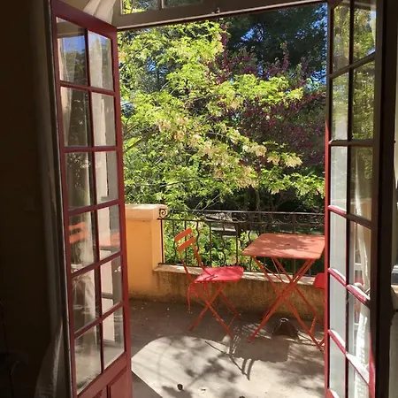 Roumanille Bed & Breakfast