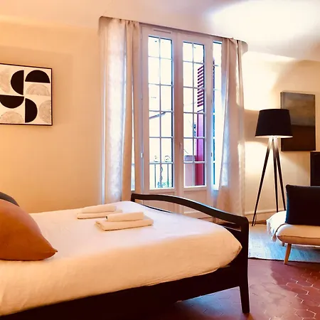 Roumanille Bed & Breakfast
